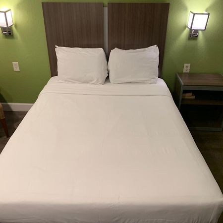 Gilroy Inn Екстериор снимка