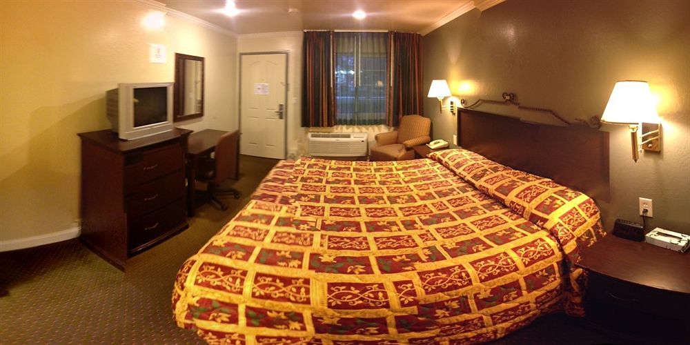Gilroy Inn Екстериор снимка