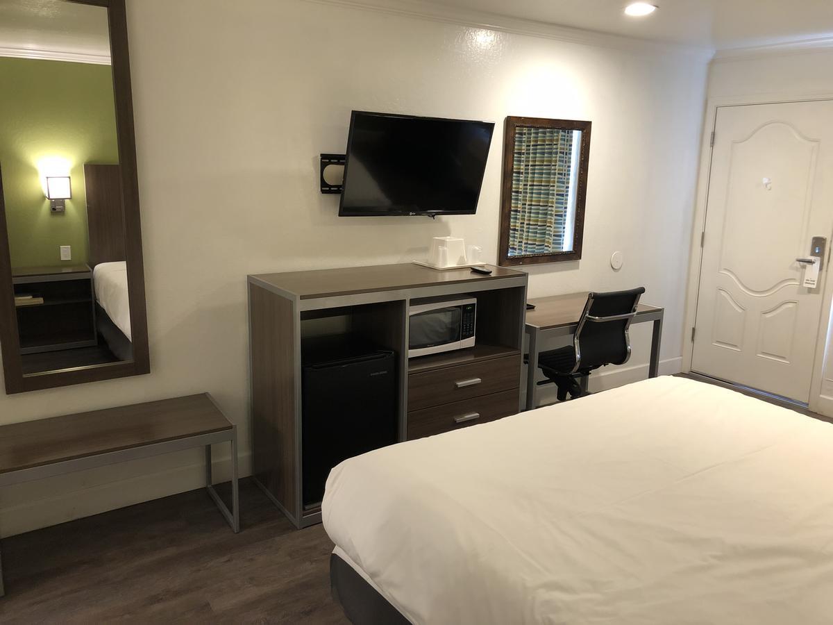 Gilroy Inn Екстериор снимка