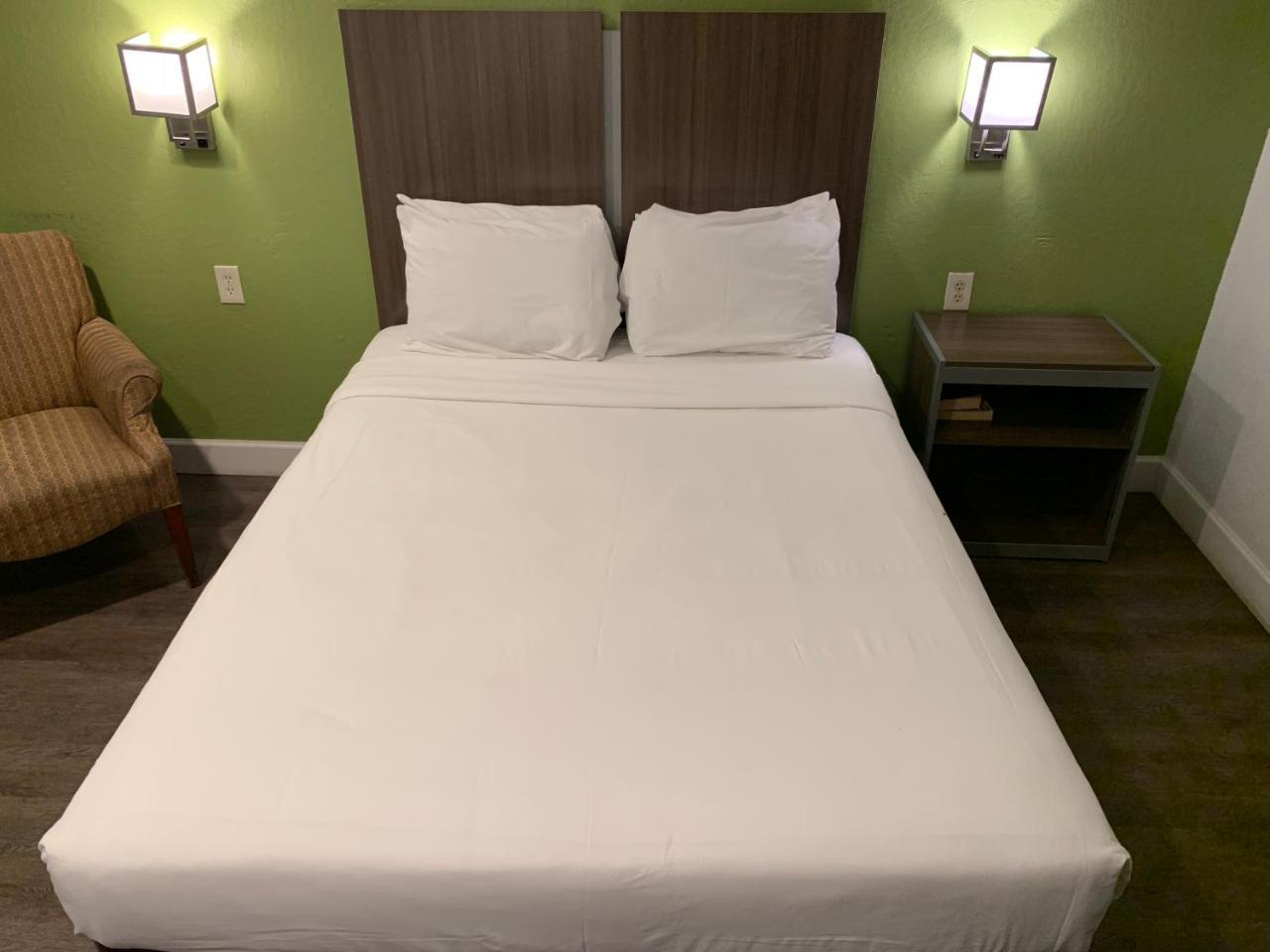 Gilroy Inn Екстериор снимка